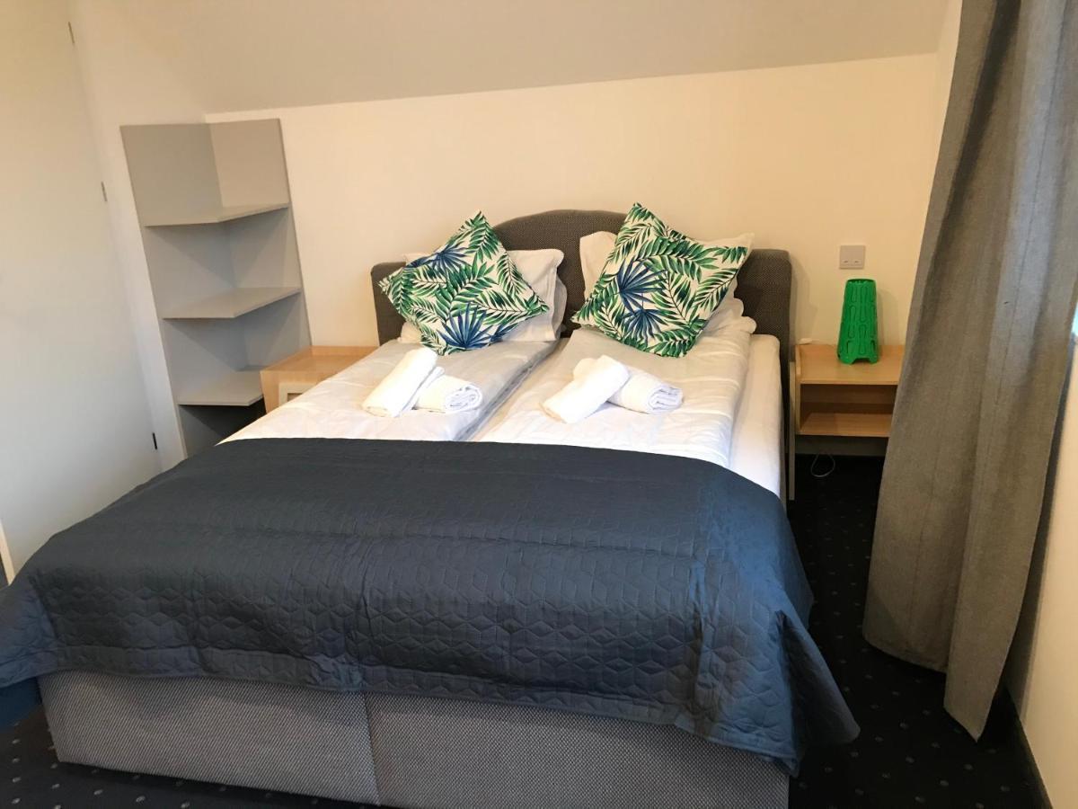 Apartamenty Pod Zamkiem W Janowcu Яновец Экстерьер фото